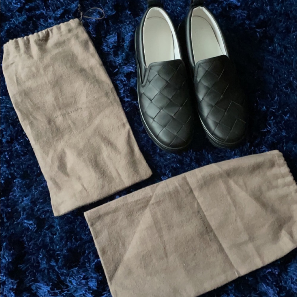 Brand new never worn Bottega Veneta
Intrecciato slip-on sneakers size 10. No box